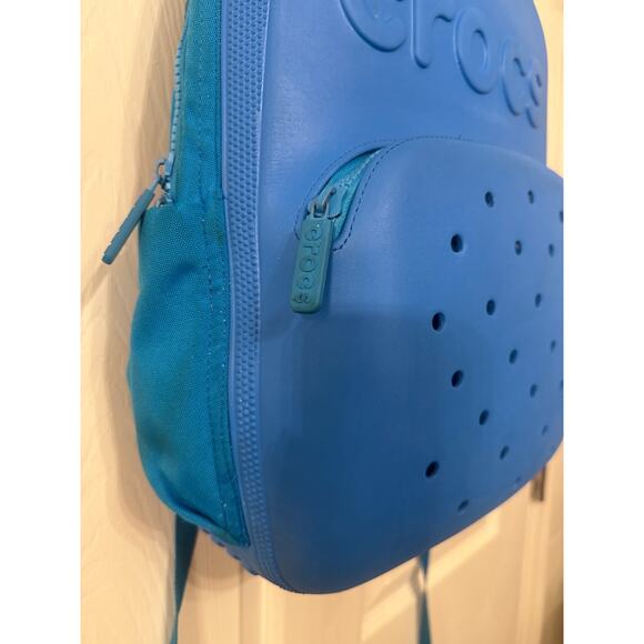 RARE Crocs Classic Backpack in Royal Blue - Picture 4 of 8